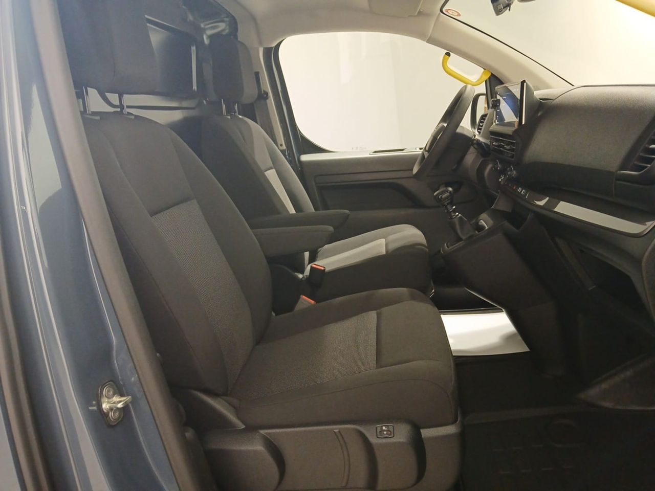 Opel Vivaro FURGON XL 120CV DIESEL MANUAL AMAZON