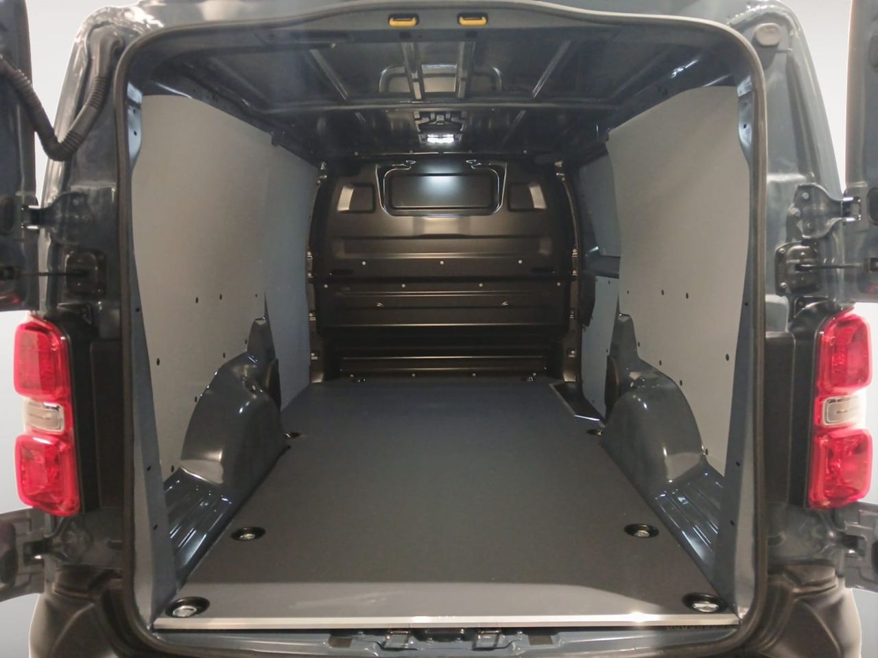 Opel Vivaro FURGON XL 120CV DIESEL MANUAL AMAZON